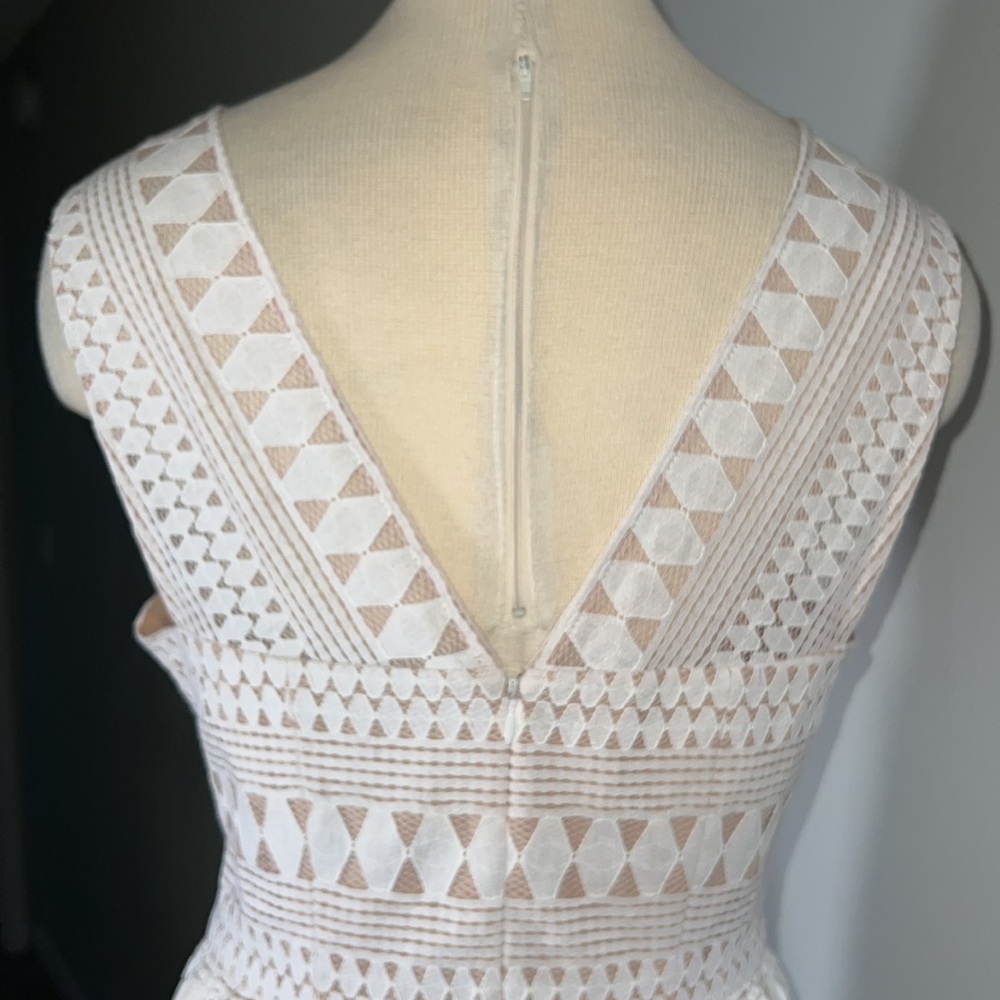 BCBG MAXAZARIA Dress Sz 4 - Picture 6 of 7